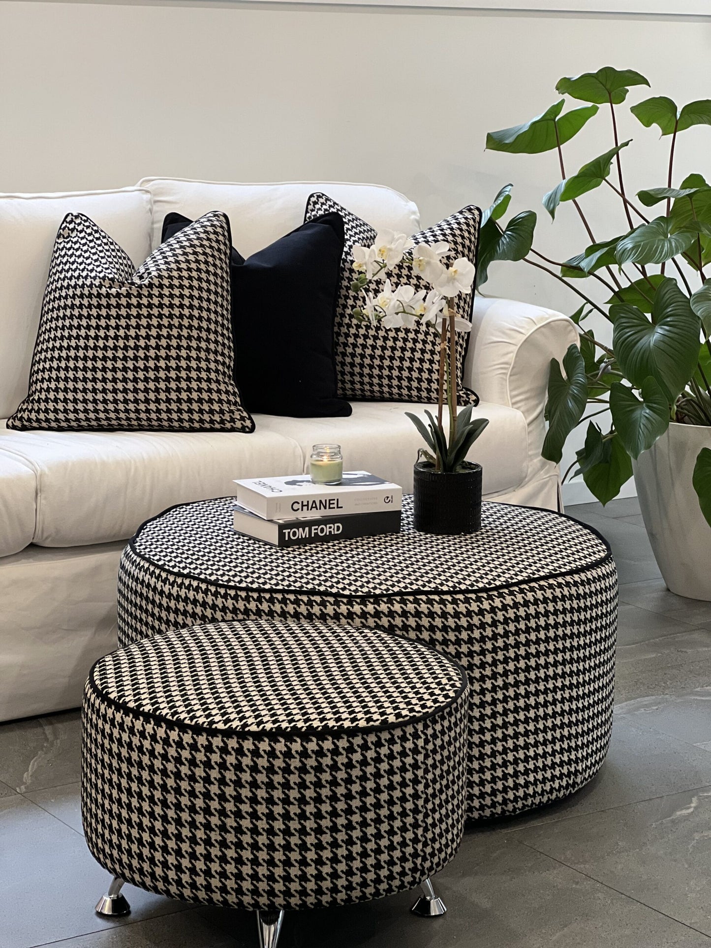 Acrylic Houndstooth Cover