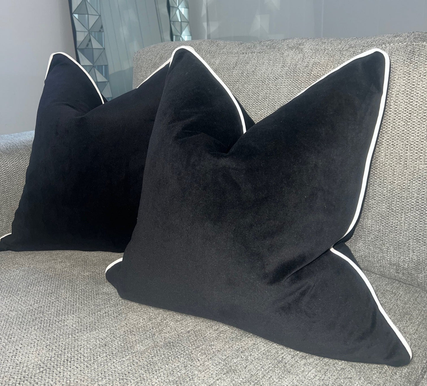 Plush Jet White Cushion