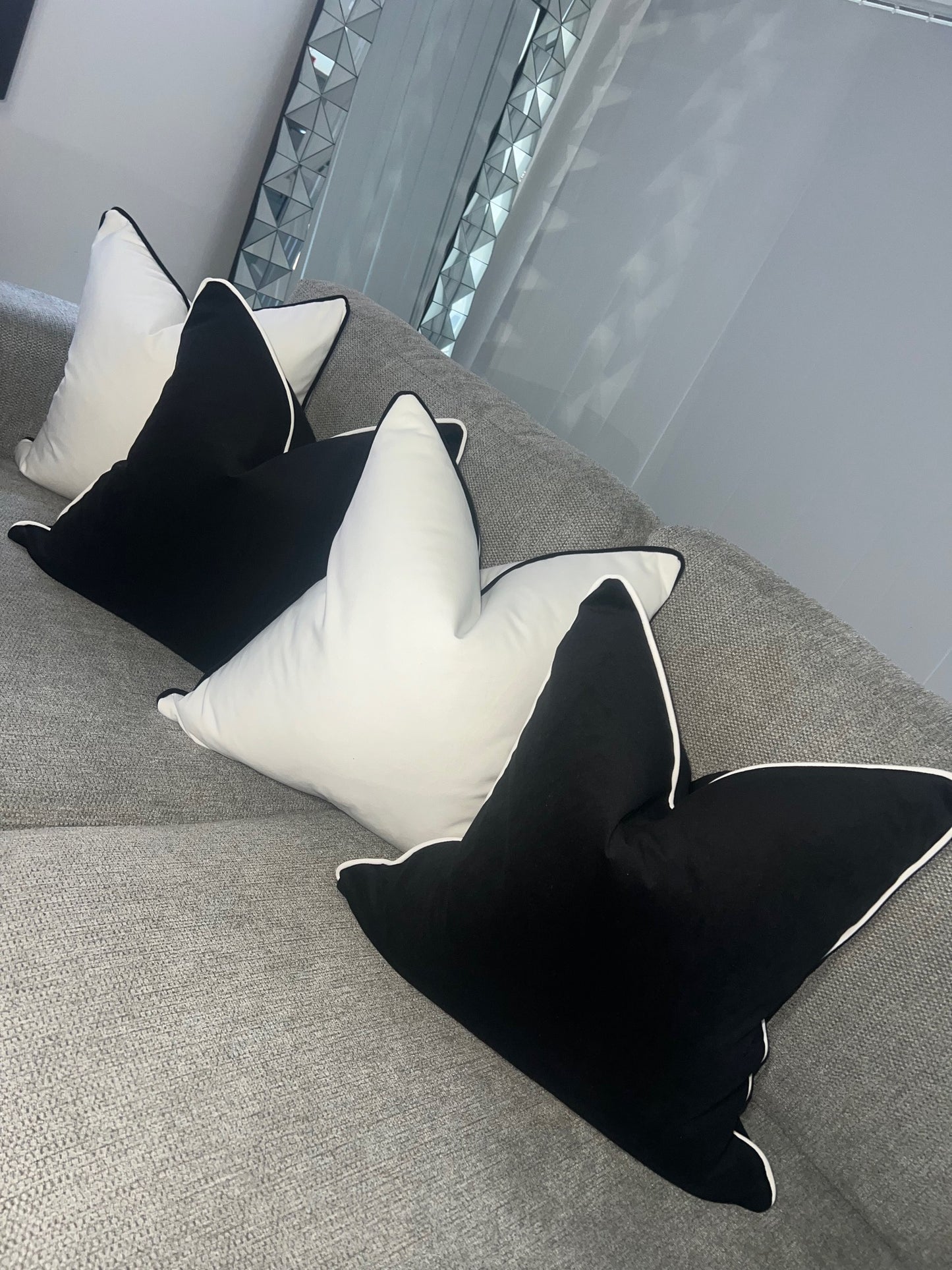 Plush Jet White Cushion