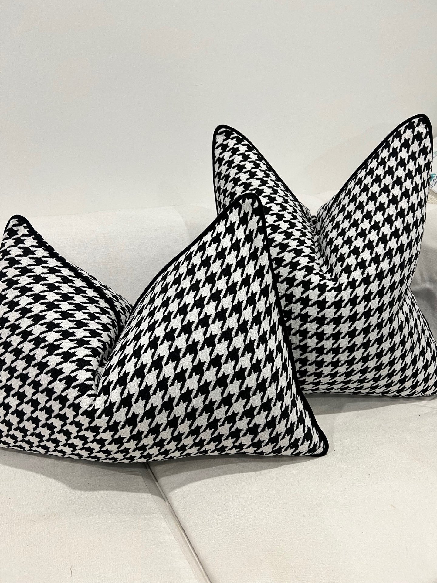 Classy Houndstooth Cover